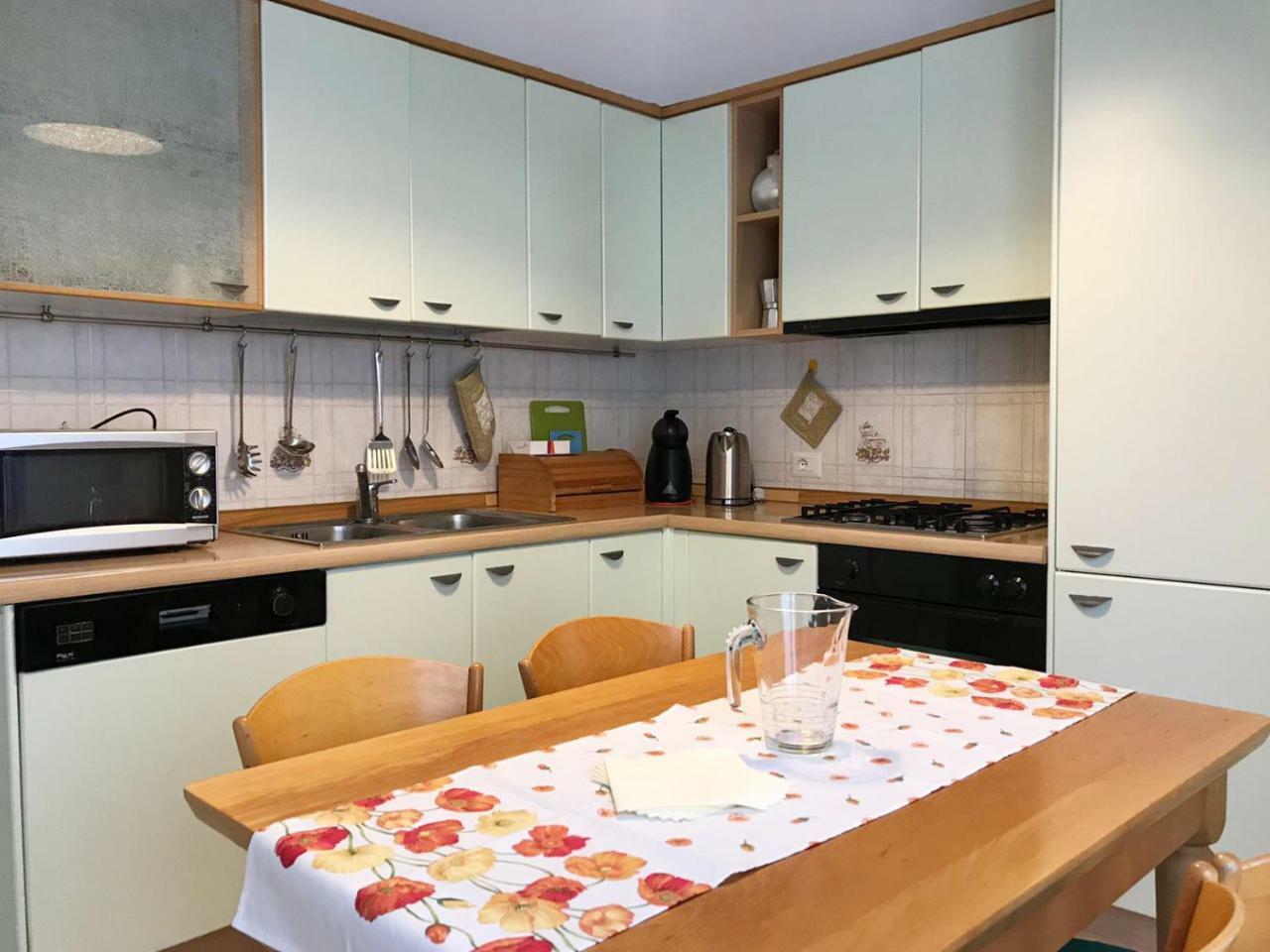 Big Apartment With Lake View And Three Bedrooms Sala Comacina Esterno foto