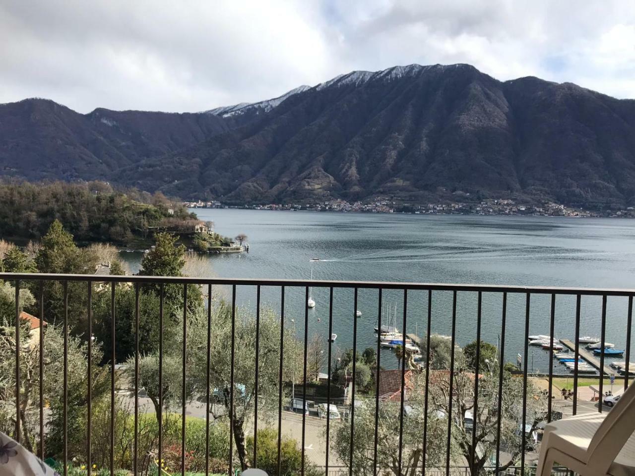 Big Apartment With Lake View And Three Bedrooms Sala Comacina Esterno foto